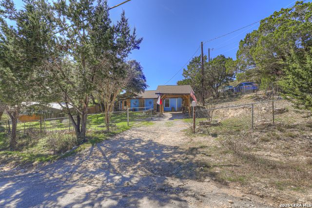 1069 Trail Pass, Canyon Lake, TX 78133