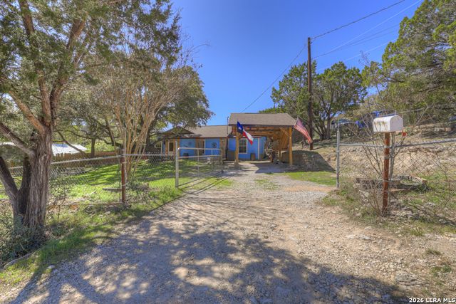 1069 Trail Pass, Canyon Lake, TX 78133