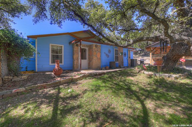 1069 Trail Pass, Canyon Lake, TX 78133