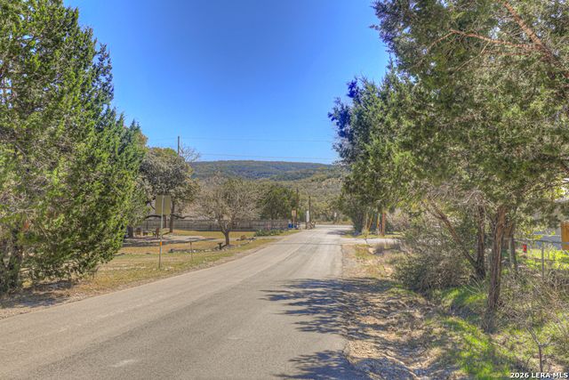 1069 Trail Pass, Canyon Lake, TX 78133