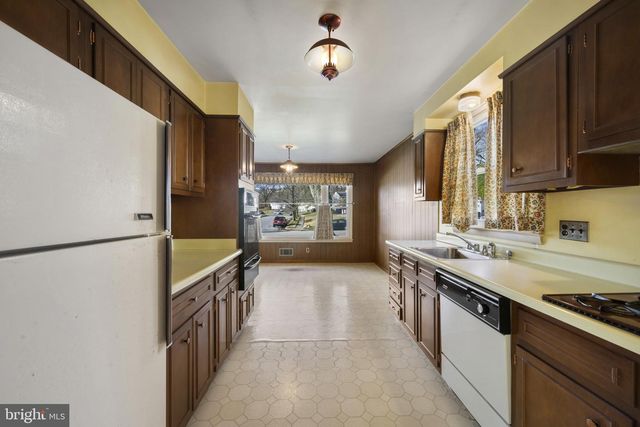 8723 VALLEYFIELD RD, Lutherville Timonium, MD 21093