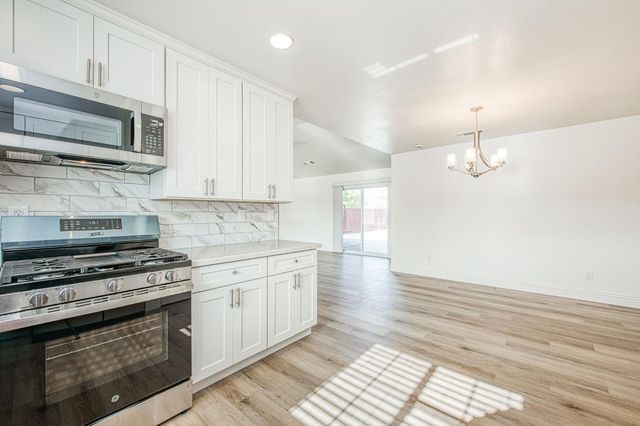 5176 W Michigan Avenue, Fresno, CA 93722