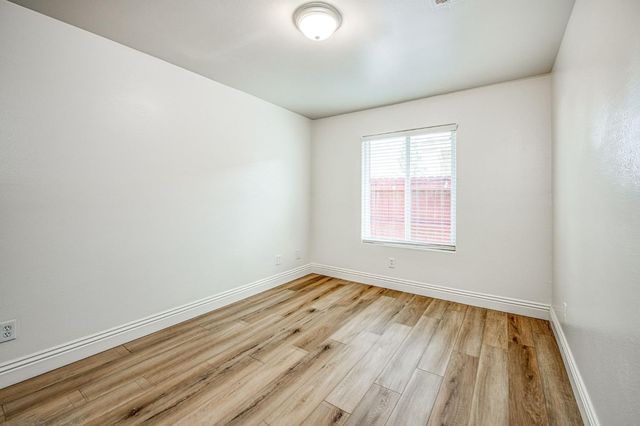 5176 W Michigan Avenue, Fresno, CA 93722