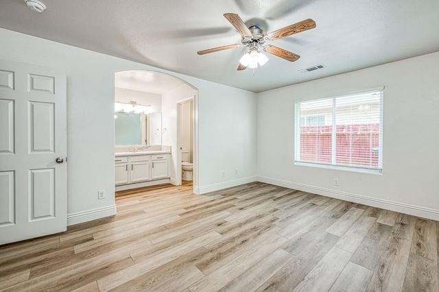 5176 W Michigan Avenue, Fresno, CA 93722