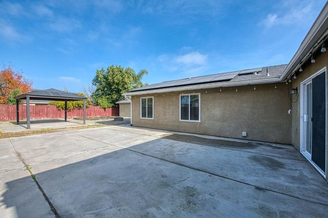 5176 W Michigan Avenue, Fresno, CA 93722