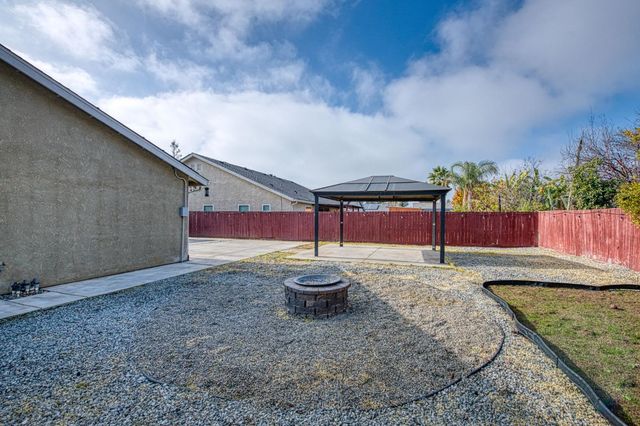 5176 W Michigan Avenue, Fresno, CA 93722