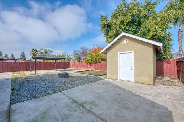 5176 W Michigan Avenue, Fresno, CA 93722
