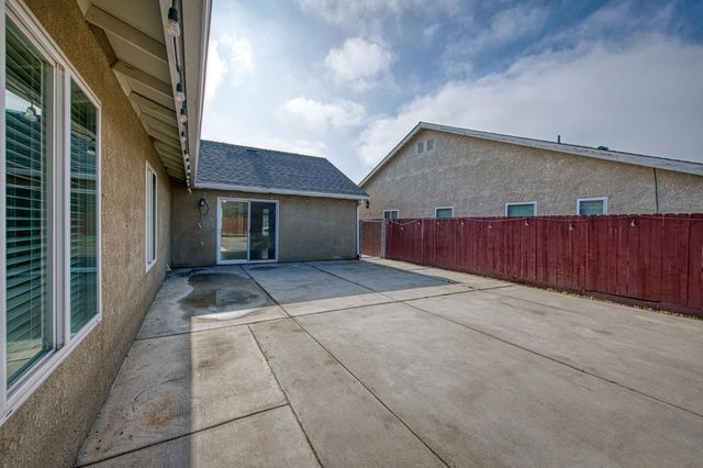 5176 W Michigan Avenue, Fresno, CA 93722