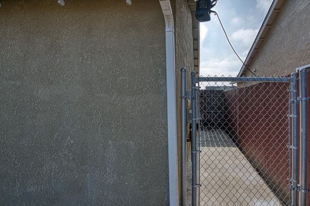 5176 W Michigan Avenue, Fresno, CA 93722