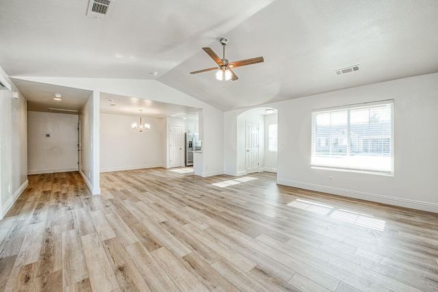 5176 W Michigan Avenue, Fresno, CA 93722