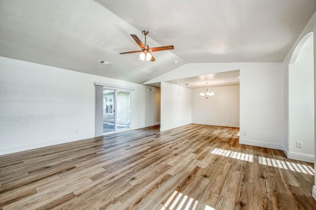 5176 W Michigan Avenue, Fresno, CA 93722