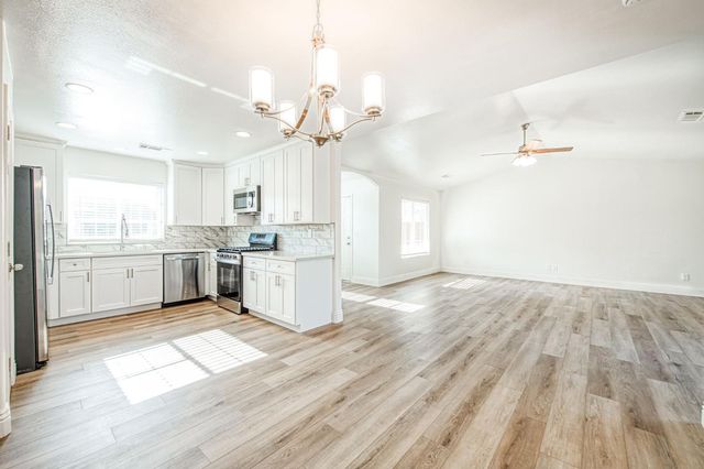 5176 W Michigan Avenue, Fresno, CA 93722