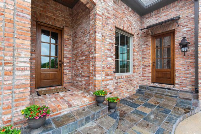 165 Ironwood Plantation Boulevard, Madison, MS 39110
