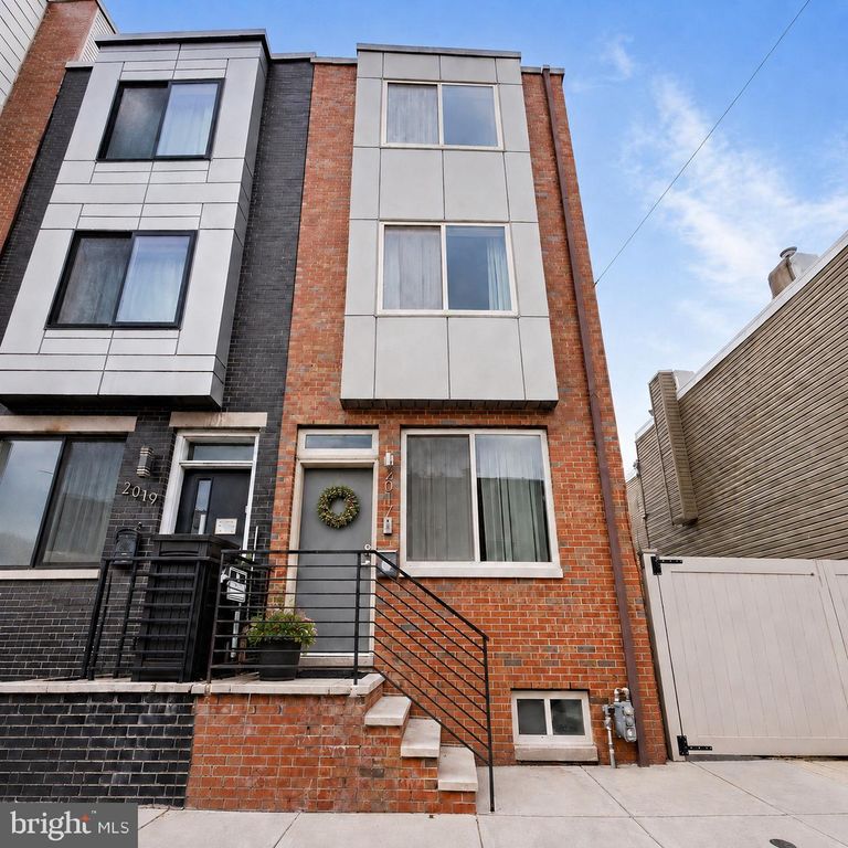 2017 OAKFORD ST, PHILADELPHIA, PA 19146 — exterior