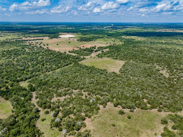 13 Armstrong Road, Flatonia, TX 78941