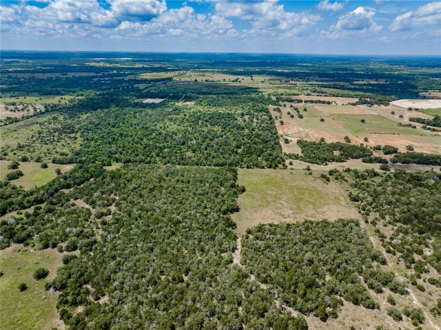 13 Armstrong Road, Flatonia, TX 78941