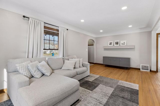 7343 Colfax Avenue S, Richfield, MN 55423