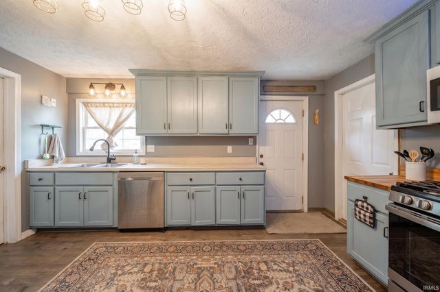 618 S 17Th Street, Elwood, IN 46036
