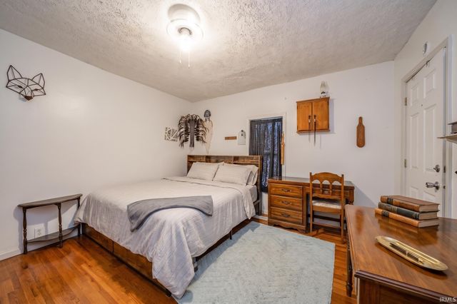 618 S 17Th Street, Elwood, IN 46036