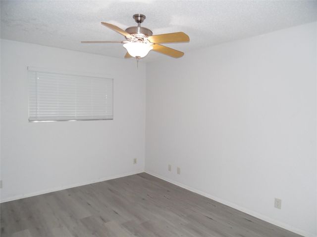 7400 Dixie DR B, Austin, TX 78744