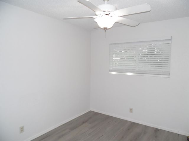 7400 Dixie DR B, Austin, TX 78744
