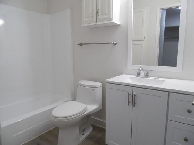 7400 Dixie DR B, Austin, TX 78744