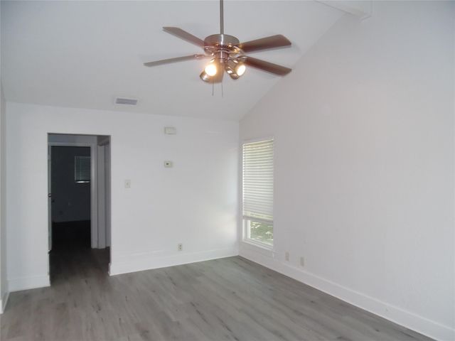 7400 Dixie DR B, Austin, TX 78744