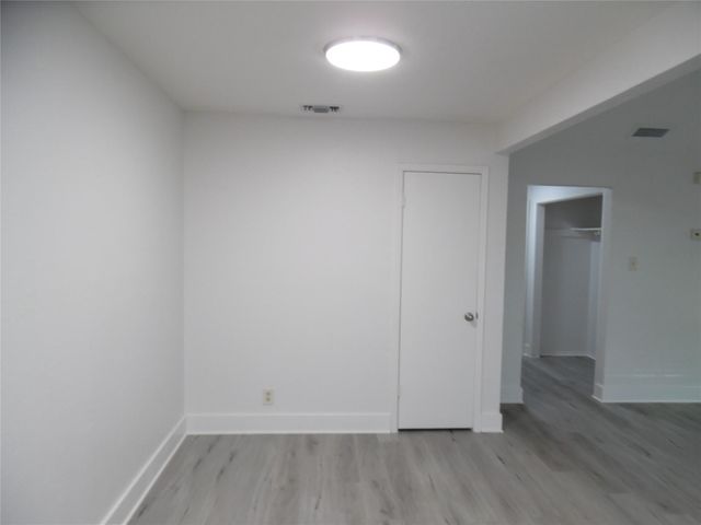 7400 Dixie DR B, Austin, TX 78744
