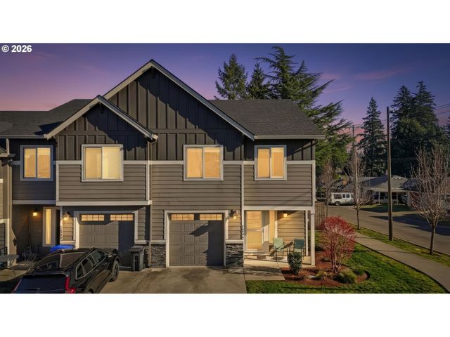 16994 UNIVERSITY Ave, Sandy, OR 97055