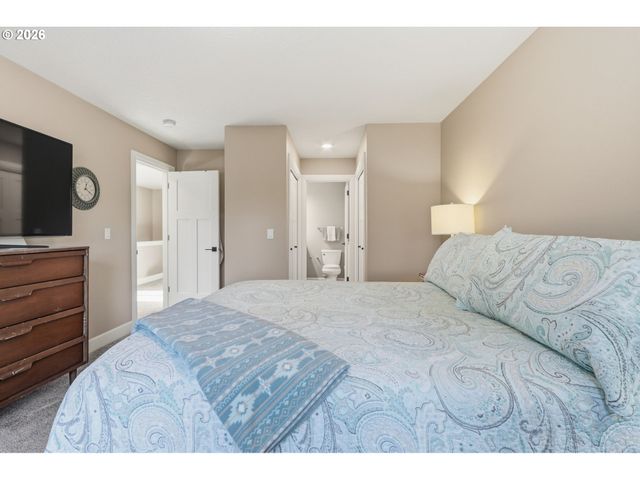 16994 UNIVERSITY Ave, Sandy, OR 97055