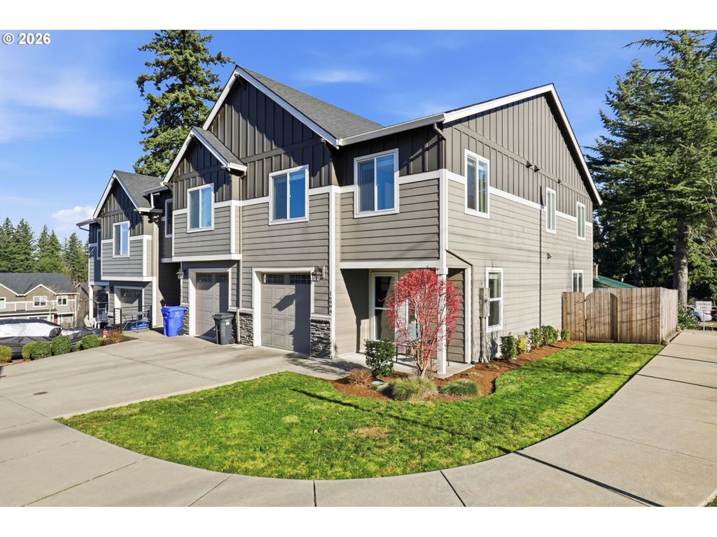 16994 UNIVERSITY Ave, Sandy, OR 97055