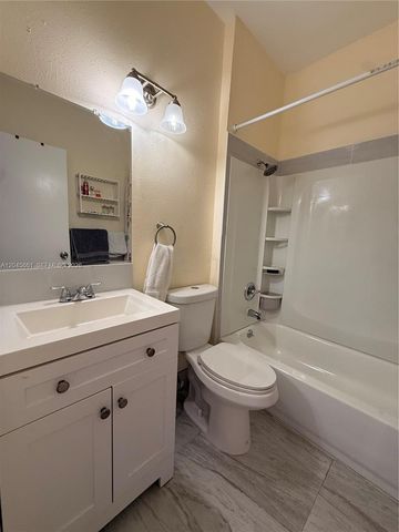 2361 NW 96th Terrace 18H, Pembroke Pines, FL 33024