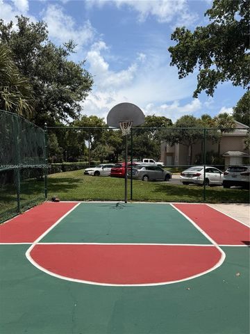 2361 NW 96th Terrace 18H, Pembroke Pines, FL 33024