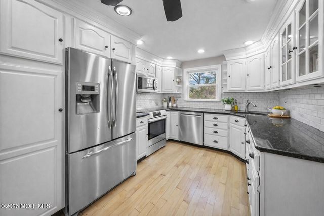 42 Bayberry Lane, Middletown, NJ 07748