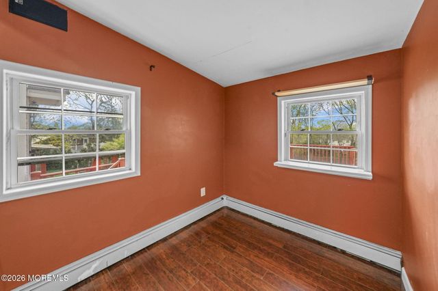 42 Bayberry Lane, Middletown, NJ 07748