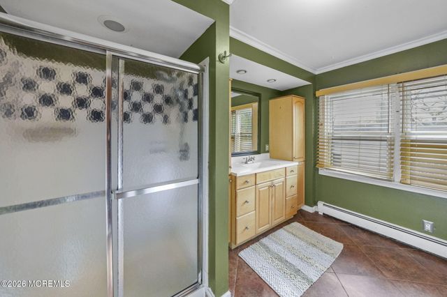 42 Bayberry Lane, Middletown, NJ 07748