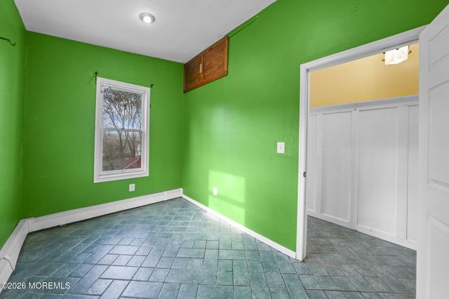 42 Bayberry Lane, Middletown, NJ 07748