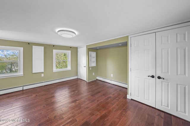 42 Bayberry Lane, Middletown, NJ 07748