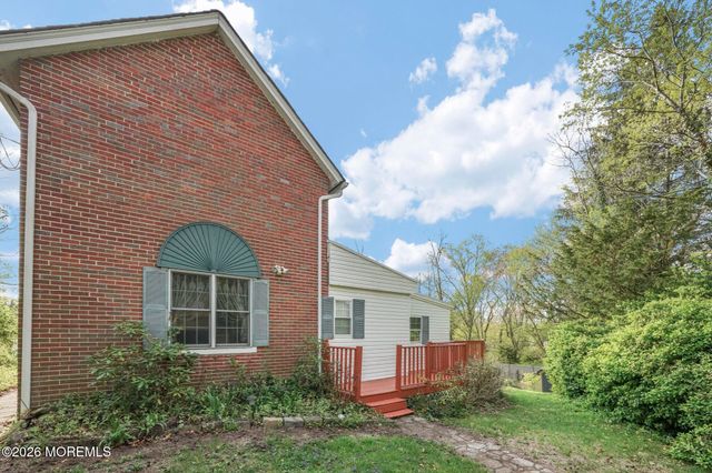 42 Bayberry Lane, Middletown, NJ 07748