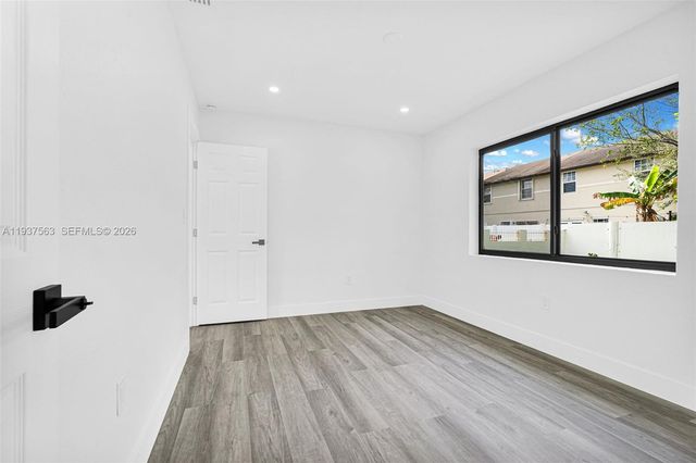 19720 NW 33rd Ave, Miami Gardens, FL 33056