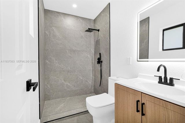 19720 NW 33rd Ave, Miami Gardens, FL 33056