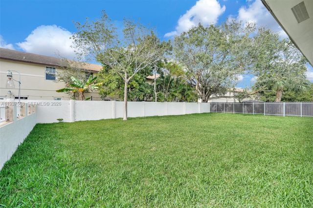 19720 NW 33rd Ave, Miami Gardens, FL 33056