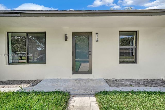 19720 NW 33rd Ave, Miami Gardens, FL 33056