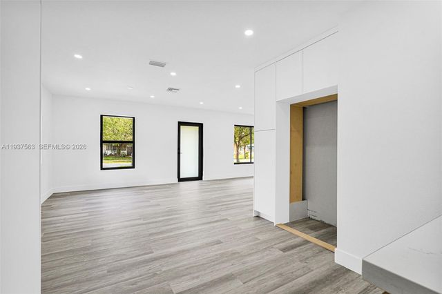 19720 NW 33rd Ave, Miami Gardens, FL 33056