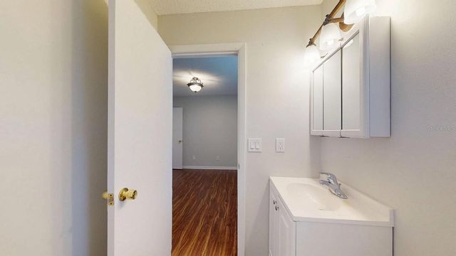 3113 GORDON COURT, Tampa, FL 33619