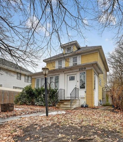 209 Kingsley Avenue, Waterloo, IA 50701