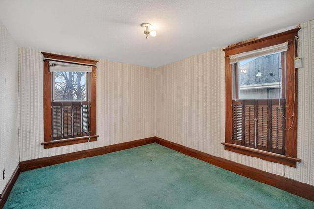 209 Kingsley Avenue, Waterloo, IA 50701