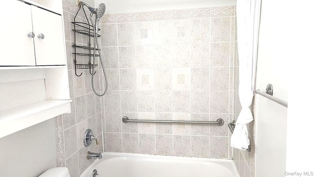 224 H Springmeadow Drive H, Holbrook, NY 11741