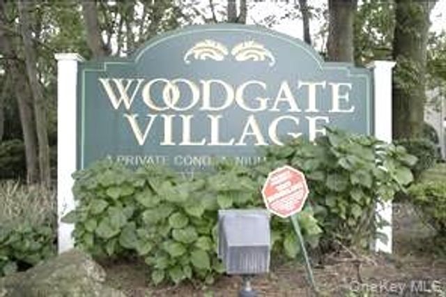 224 H Springmeadow Drive H, Holbrook, NY 11741