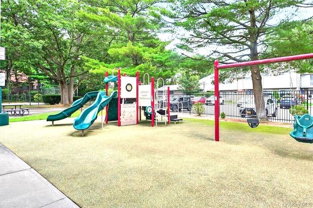 224 H Springmeadow Drive H, Holbrook, NY 11741